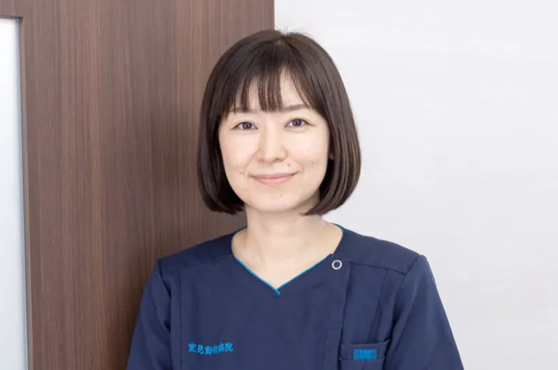 獣医師　草場 晴奈